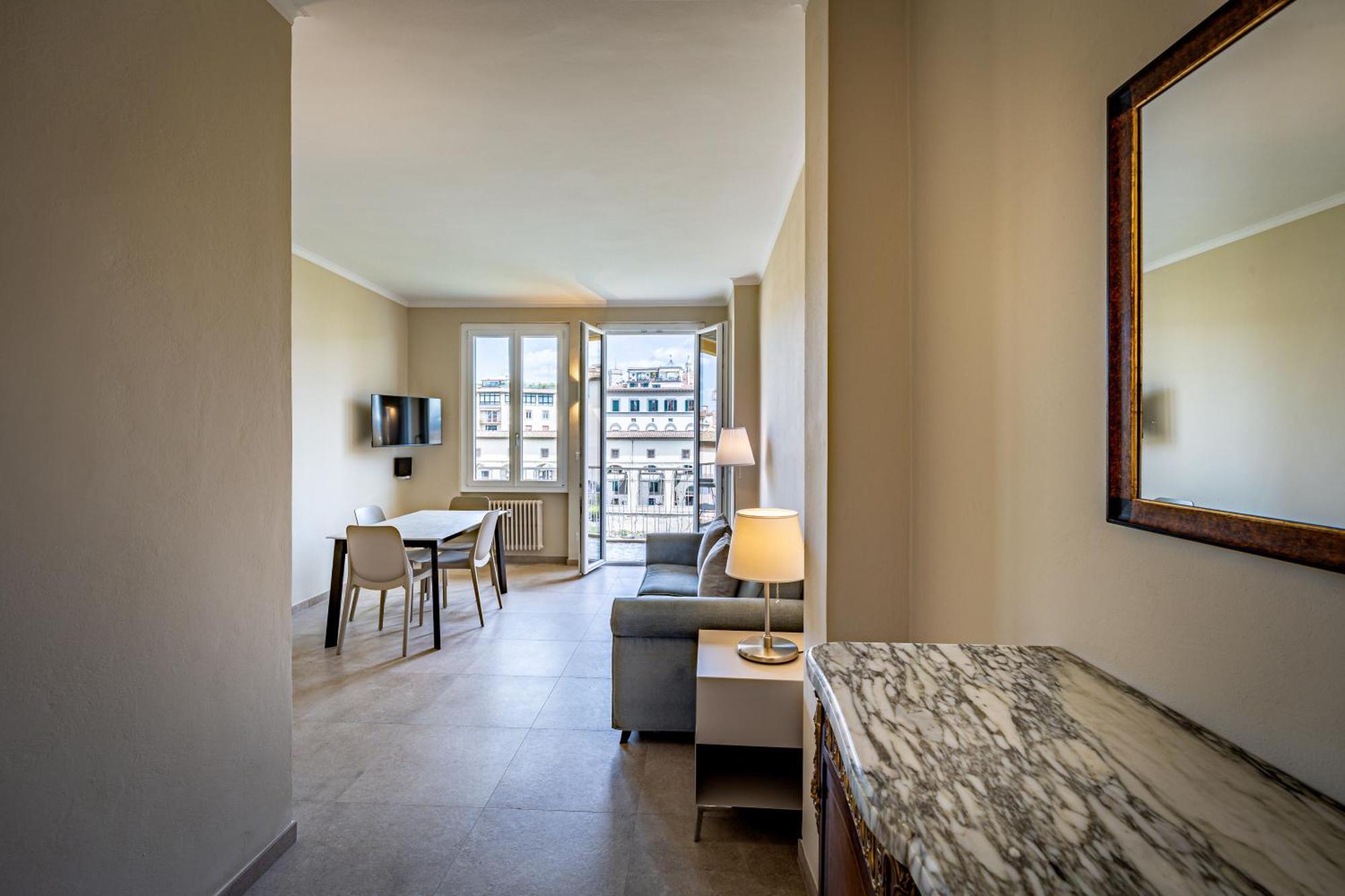 Yd Balcony On Pontevecchio View Apartment ฟลอเรนซ์ ภายนอก รูปภาพ