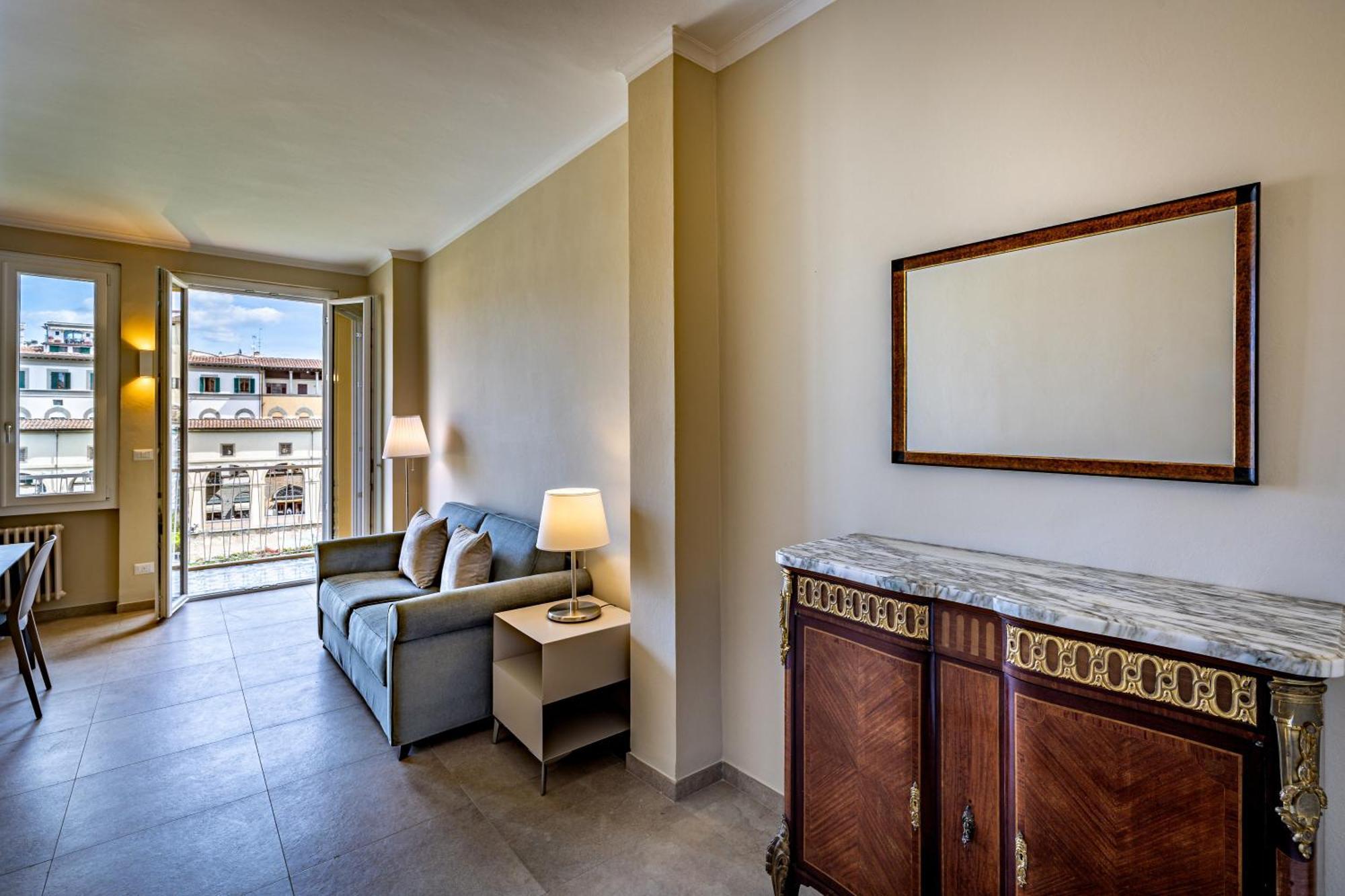 Yd Balcony On Pontevecchio View Apartment ฟลอเรนซ์ ภายนอก รูปภาพ
