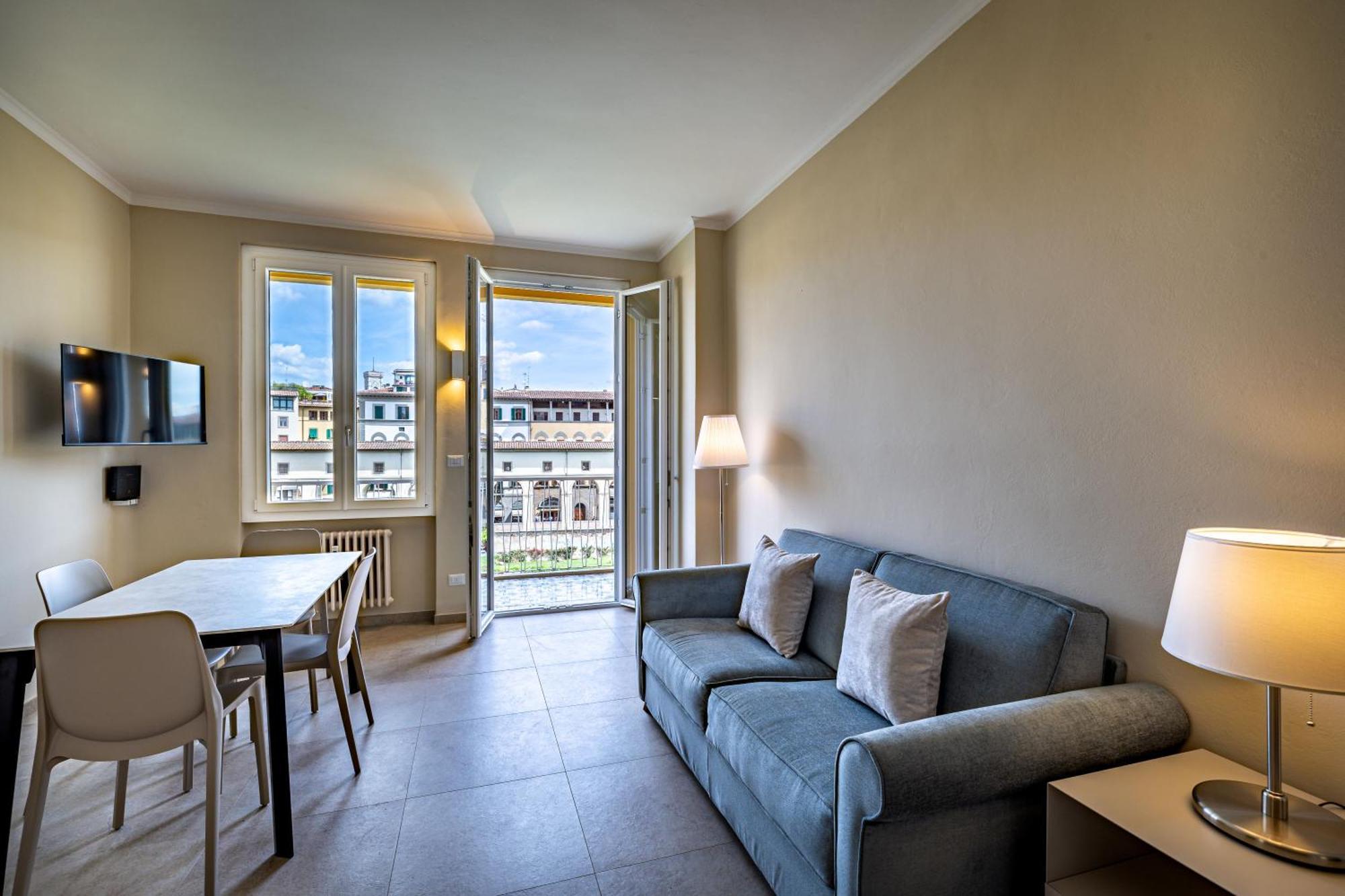 Yd Balcony On Pontevecchio View Apartment ฟลอเรนซ์ ภายนอก รูปภาพ